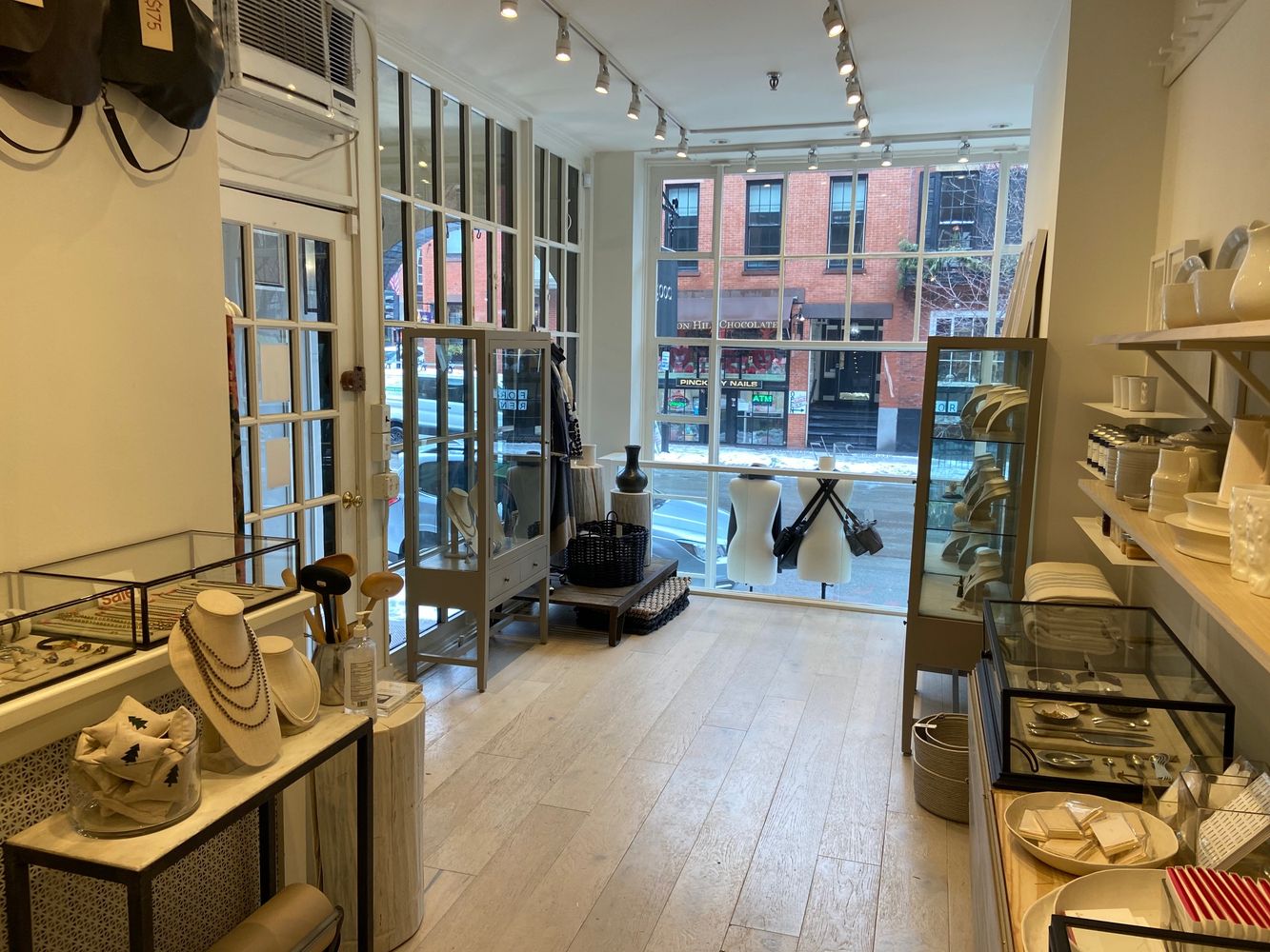98 Charles St, Boston, MA 02114